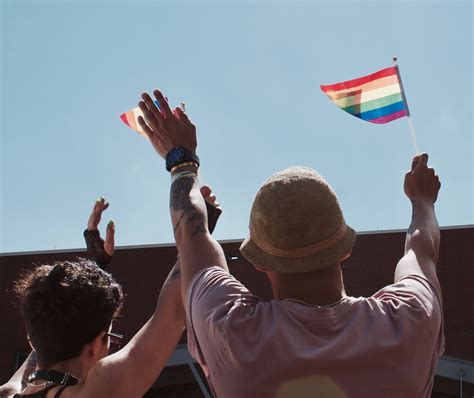 incontri gay urbino|Chatta e fissa appuntamenti con uomini gay, bisessuali,